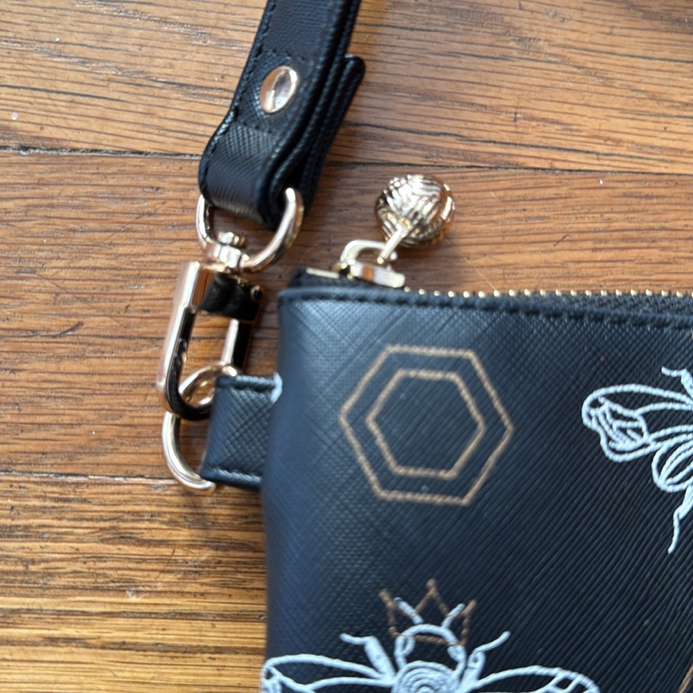 🐝 OTG 247 “On The Go” Queen Bee Crossbody bag. Vegan leather. - Picture 4 of 8